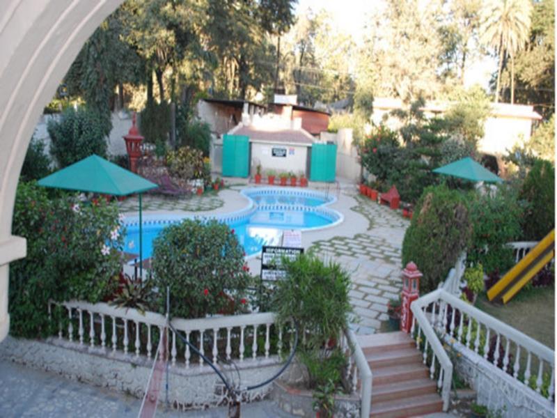Hotel Savera Palace Ābu Eksteriør billede
