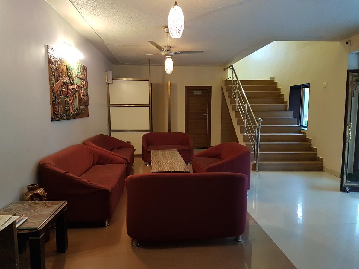 Hotel Savera Palace Ābu Eksteriør billede